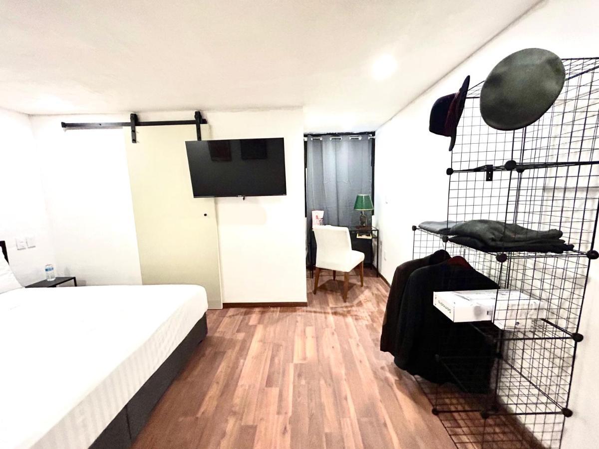 Lindas Suites Eugenio Sue Mexico City Exterior photo