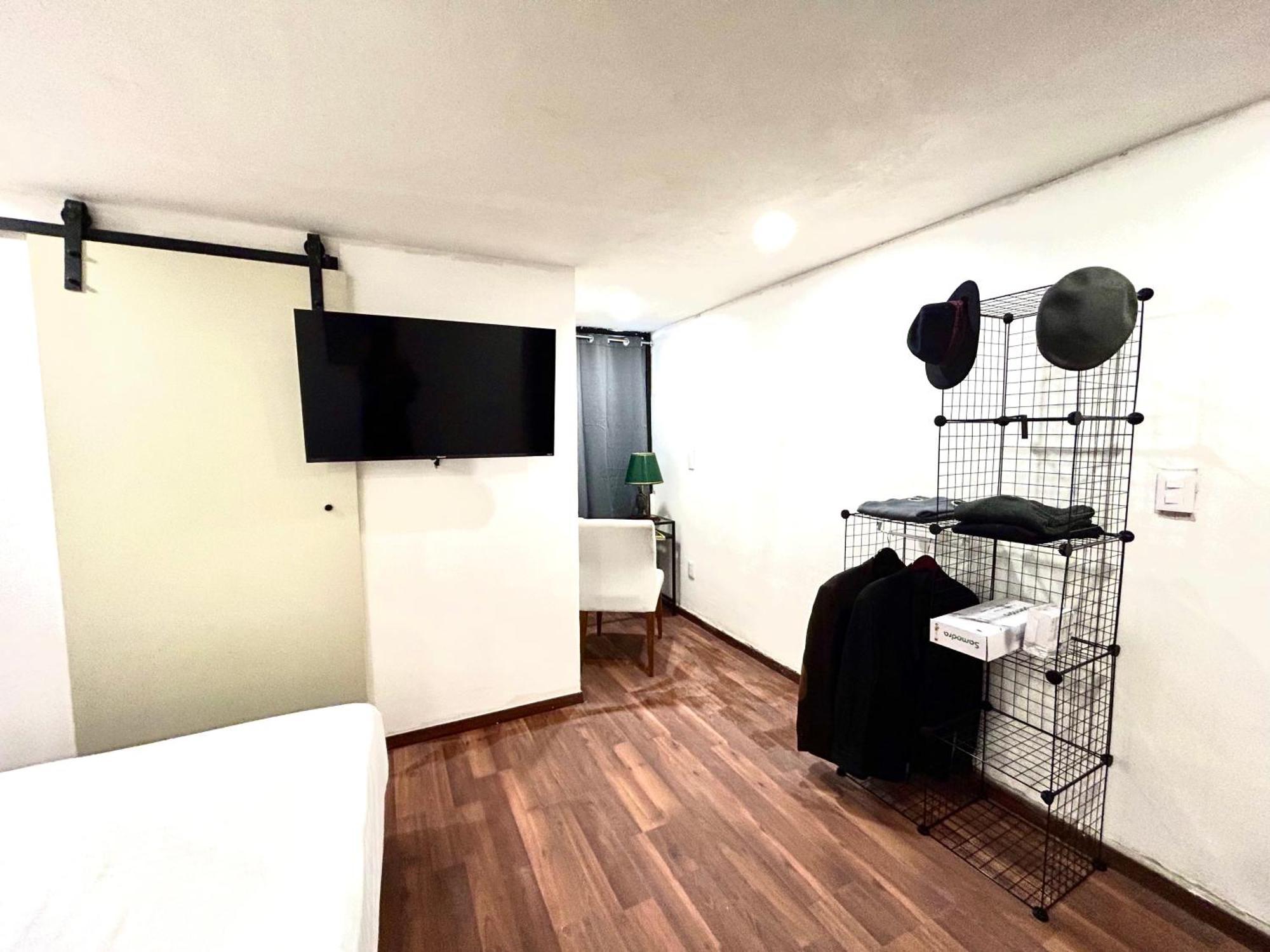 Lindas Suites Eugenio Sue Mexico City Exterior photo