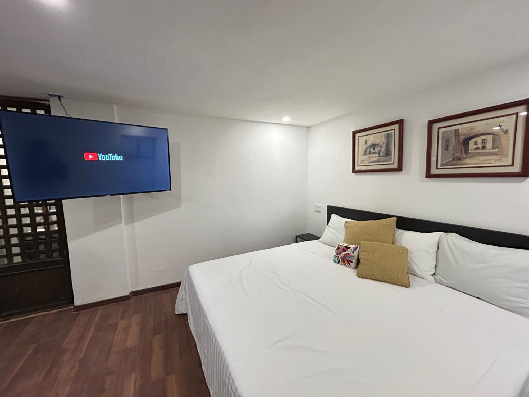 Lindas Suites Eugenio Sue Mexico City Exterior photo
